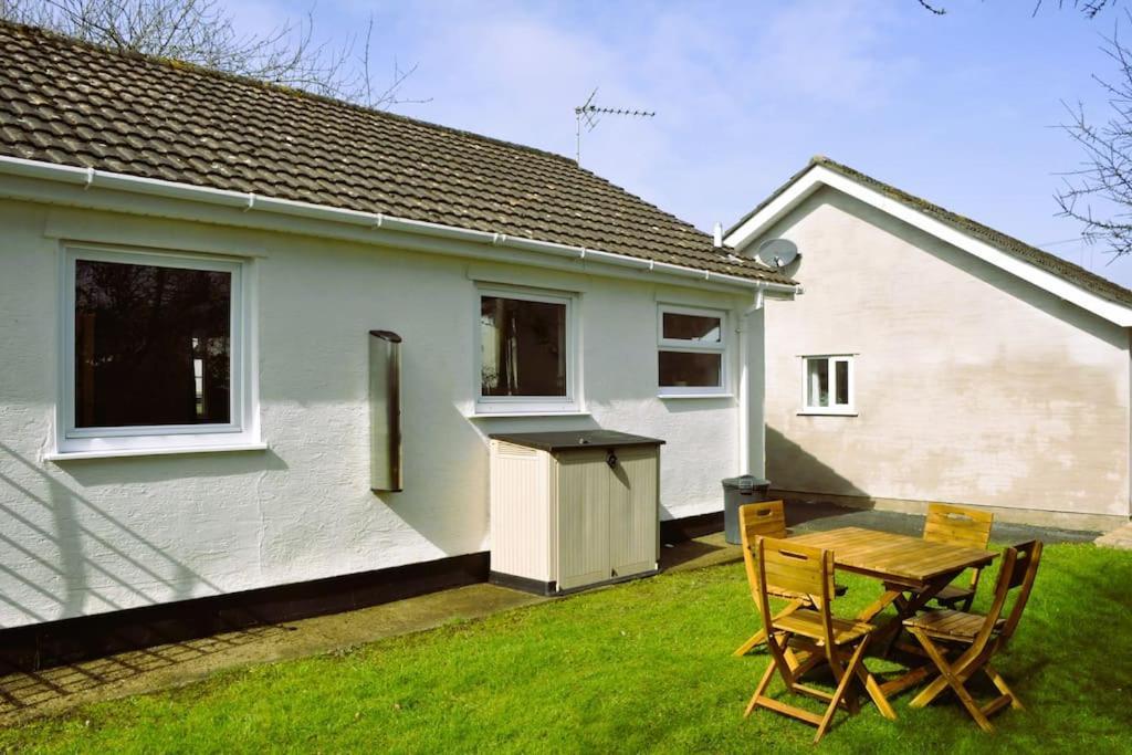 Ocean Breeze, Gower Holiday Village. Allows Dogs 스완지 외부 사진