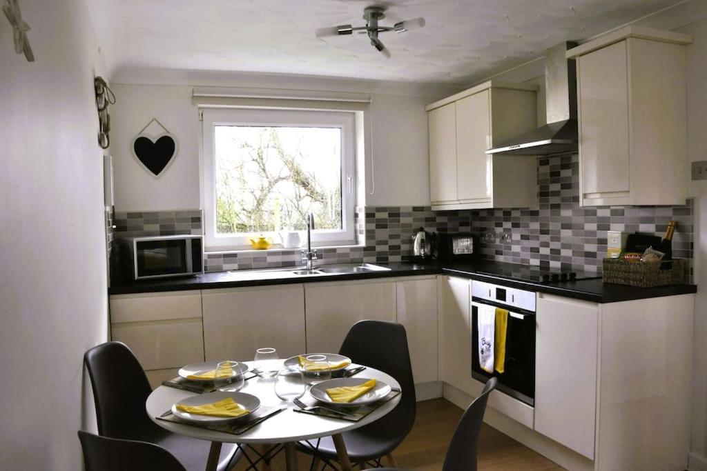 Ocean Breeze, Gower Holiday Village. Allows Dogs 스완지 외부 사진